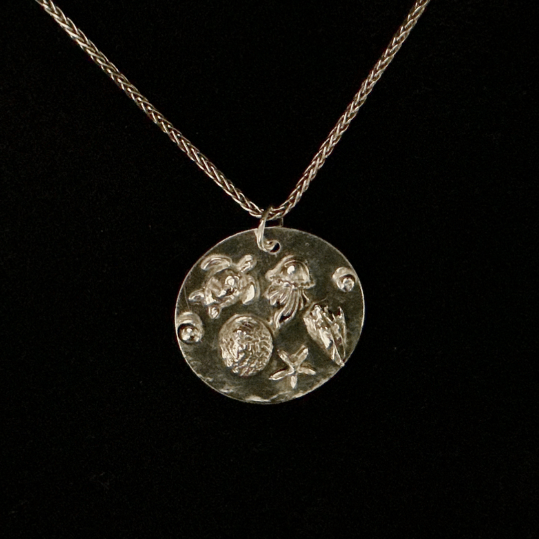 Silver Pendant wEve Huggins 1